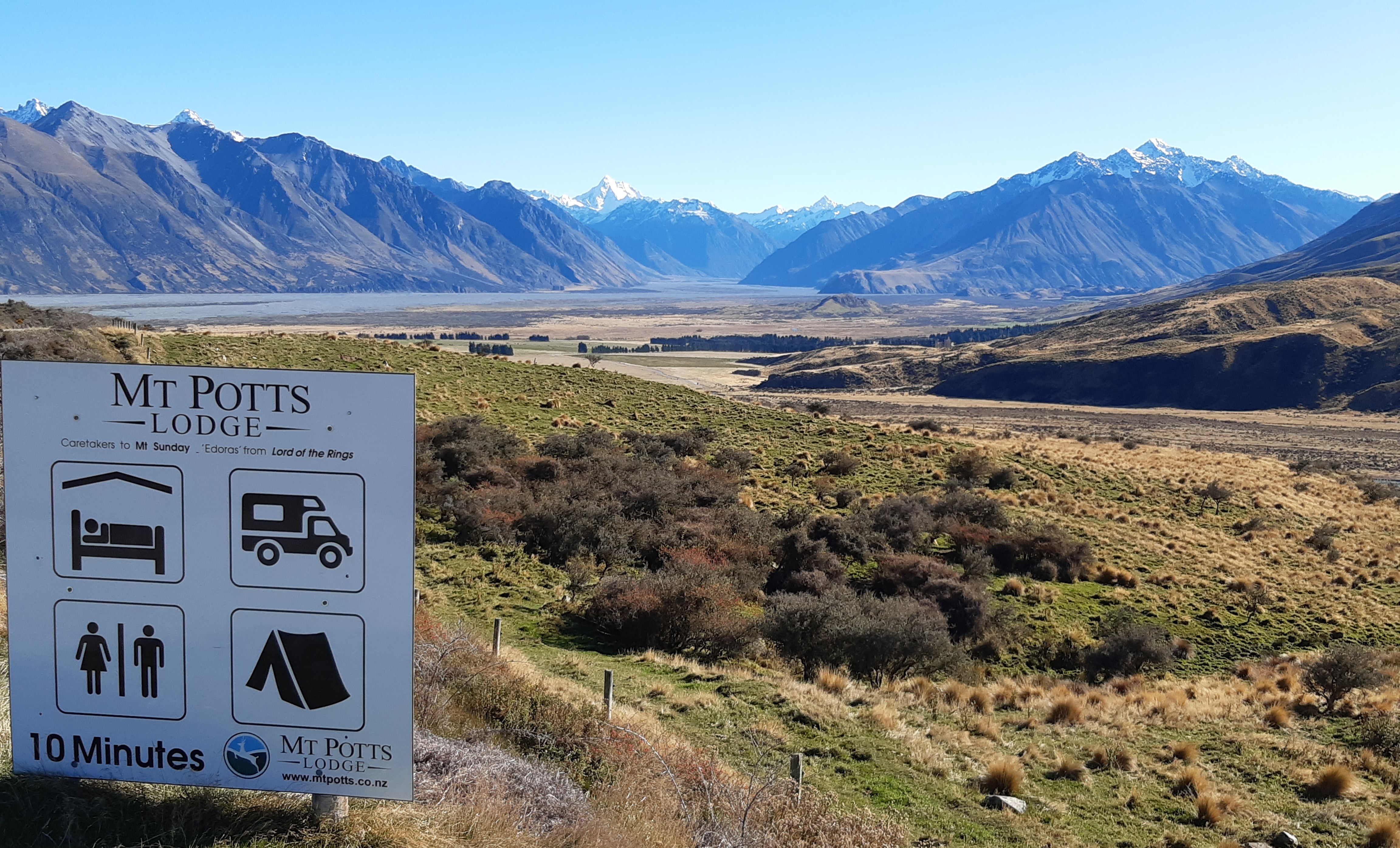 Explore the Magic of Mount Sunday: A Lord of the Rings Journey